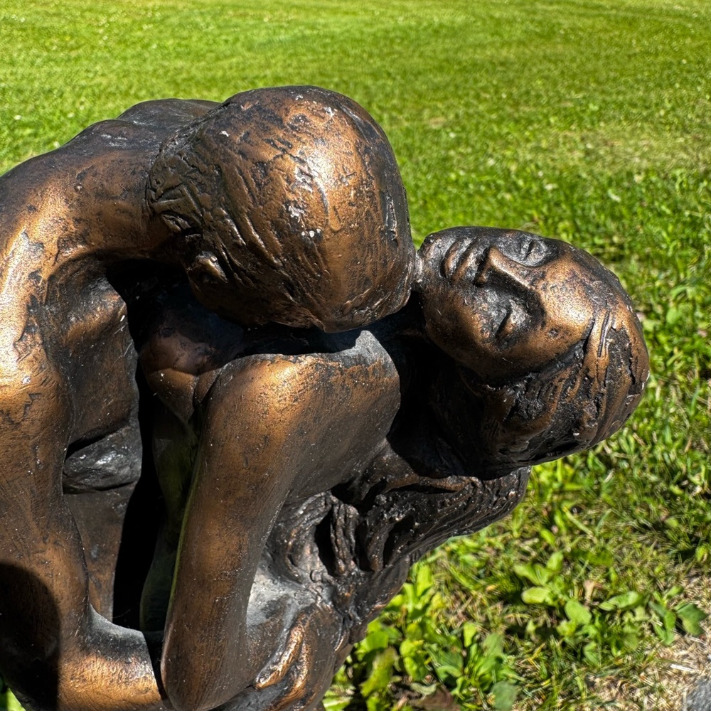 Vintage Austin Production 1974 Bronze Couple Sculpture Passion Kiss - Picture 10 of 11